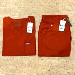 FIGS Scrub set. Medium. Auburn. Great fall or anytime color!